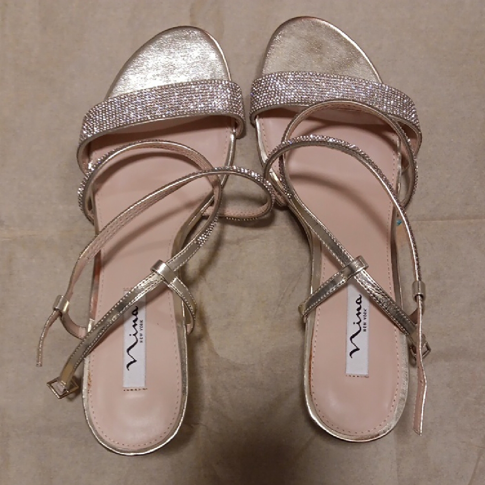 NWT Nina New York Rhinestone Strappy Sandals Metallic Champagne Size 12